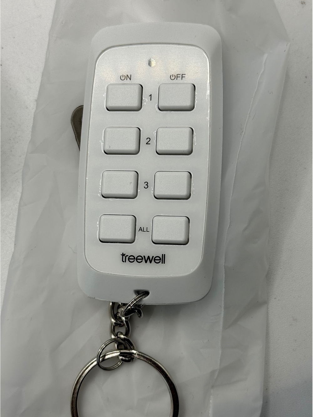 Treewell Remote Control Outlet Set with Keychain Remote - Picture 3 of 4